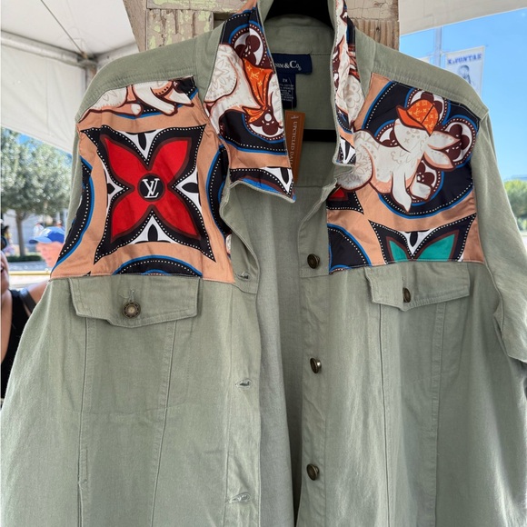 Louis Vuitton Olive Jacket with Vibrant Pattern - Picture 6 of 9